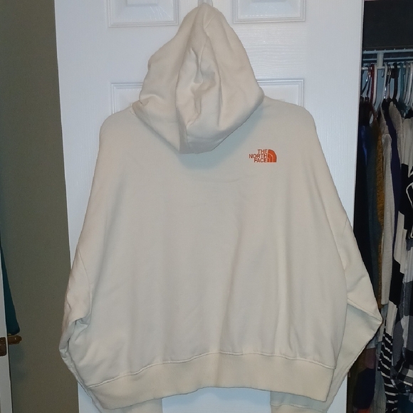 The North Face Cream Cropped Hoodie - Neverstop Exploring - Picture 3 of 8